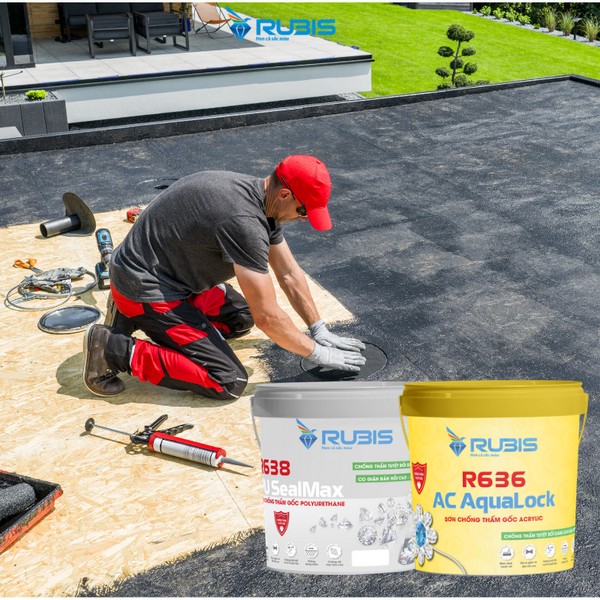 Thi công chống thấm sân thượng bằng sản phẩm chống thấm chuyên dụng giúp bảo vệ bề mặt bê tông trước tác động của nước và thời tiết.